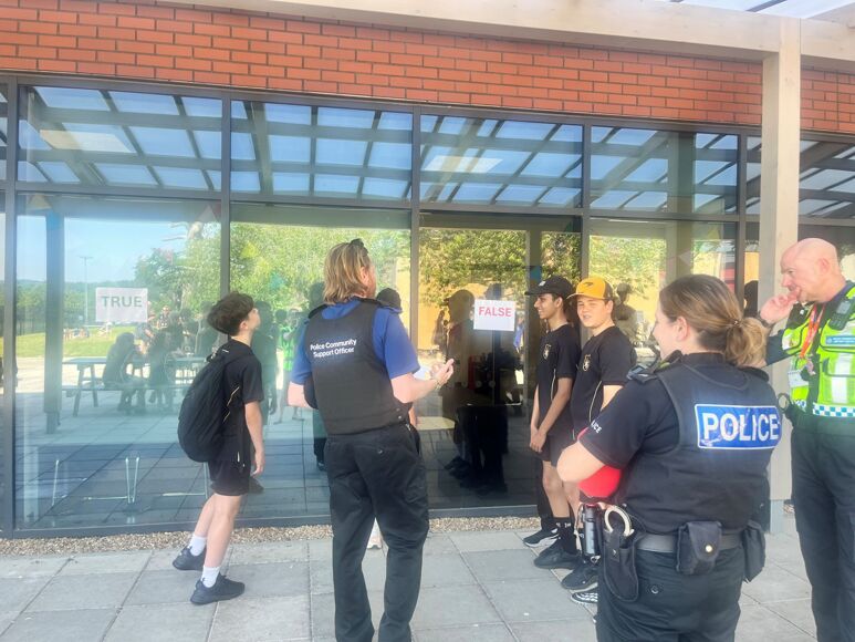Police 1